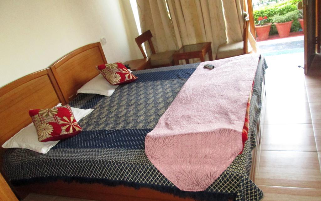 Ranikhet Grand Hotel Room photo